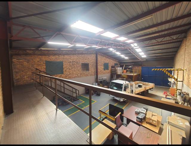 3,600M² BUSINESS FOR SALE IN VAALPARK